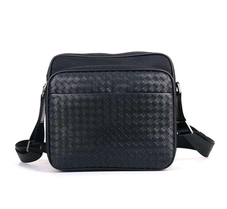 Whatna手作り編み込み 牛革 ショルダーバッグ メンズ メッセンジャーバッグ 横型 B5 9.7インチipad収納可 本 革 厚手 レザー ビジネスバッグ 小さい 斜めがけ バッグ 男性用 紳士用 黒 （5389-1） 0