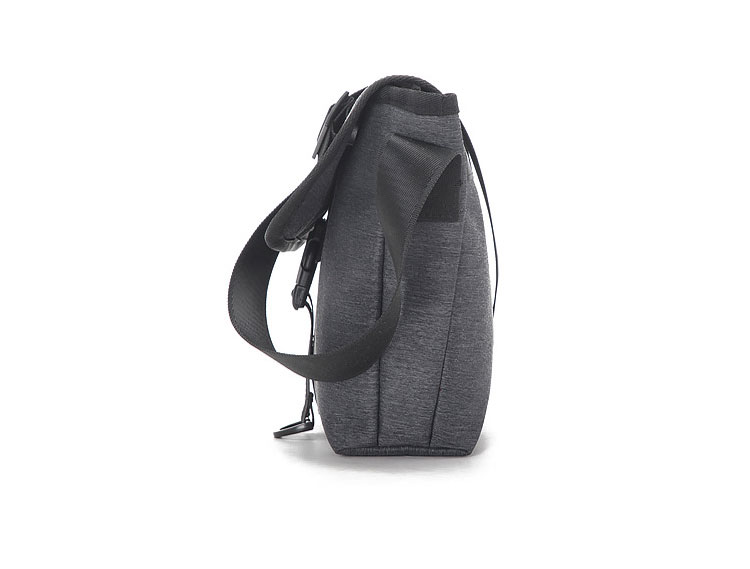 Whatna フラップ ショルダーバッグ サコッシュ メンズ 9.7インチipad収納可 盗難防止 防水ナイロンメッセンジャーバッグ 小さめ ビジネス カジュアル 通勤 通学 斜めがけ バッグ 軽量 実用 自転車 かばん男性用 黒（0313）-3