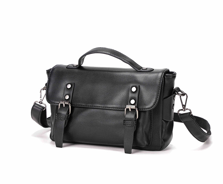 Whatna 革 ショルダーバッグ メンズ 2way 斜め掛け 手提げバッグ ポシェットポお財布6枚カード収納 ショルダーベルト付属 横型 小さめ メッセンジャーバッグ 通学 通勤バッグ 肩掛けバッグ 自転車かばん プレゼント男性 黒 YH3200-1