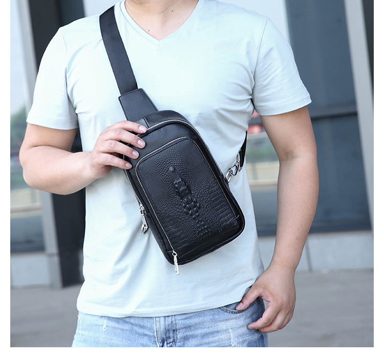 Whatna クロコダイル型押し 牛革 斜めがけ ボディバッグ ワンショルダー メンズ 左右付け替え可能  本 革 厚手  レザー66571-10