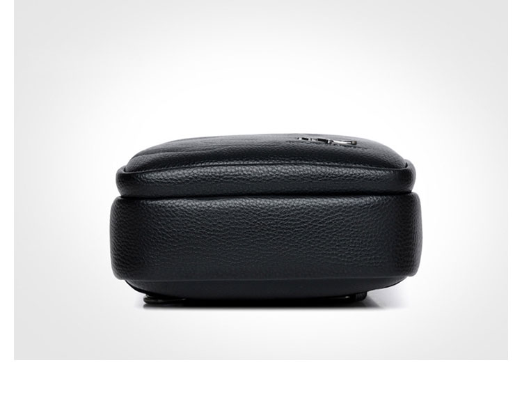 Whatna 革 斜めがけ ボディバッグ ワンショルダー メンズ イヤホン穴付き 左右付け替え可能 本 革 厚手  レザー ブラウン 黒 BL668-6