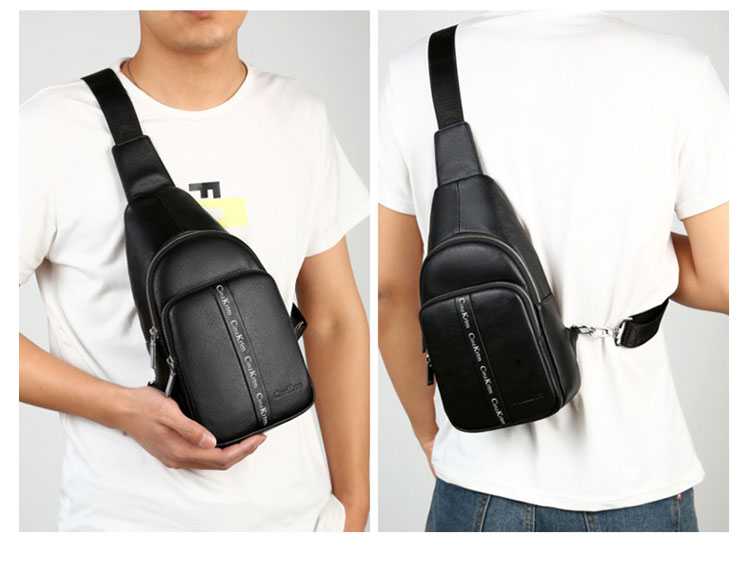 Whatna 革 斜めがけ ボディバッグ ワンショルダー メンズ  イヤホン穴付 USBポート付 左右付け替え可能 本 革 厚手  レザー ブラウン 黒C6602-10