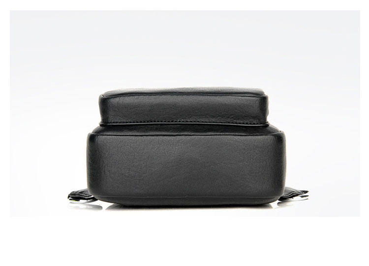 Whatna 革 斜めがけ ボディバッグ ワンショルダー メンズ イヤホン穴付 左右付け替え可能 本 革 厚手 レザー ブラウン 黒C6601-6