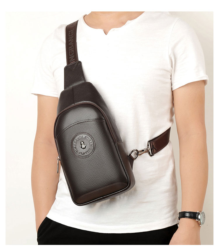 Whatna 牛革 斜めがけ ボディバッグ ワンショルダー メンズ イヤホン穴付 左右付け替え可能 本 革 厚手  レザー ブラウン 黒L605-13
