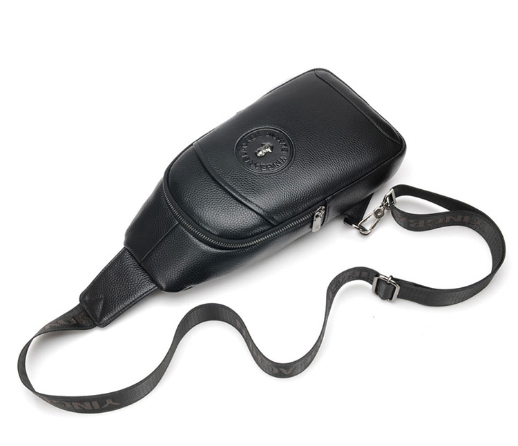 Whatna 牛革 斜めがけ ボディバッグ ワンショルダー メンズ イヤホン穴付 左右付け替え可能 本 革 厚手  レザー ブラウン 黒L605-5