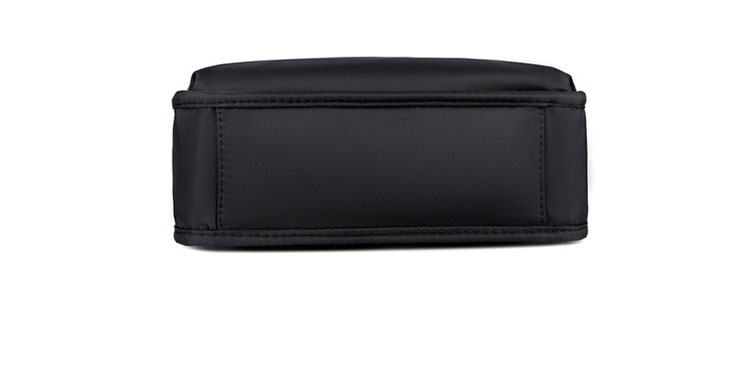 Whatna ショルダーバッグ メンズ 2way 斜め掛け 手提げバッグ セカンドバッグ A4イヤホン穴付 縦型 防水高密度オックスフォード 耐磨耗 小さめ メッセンジャーバッグ 通学 通勤 肩掛け バッグ 自転車かばん プレゼント男性 黒 青880-2-6