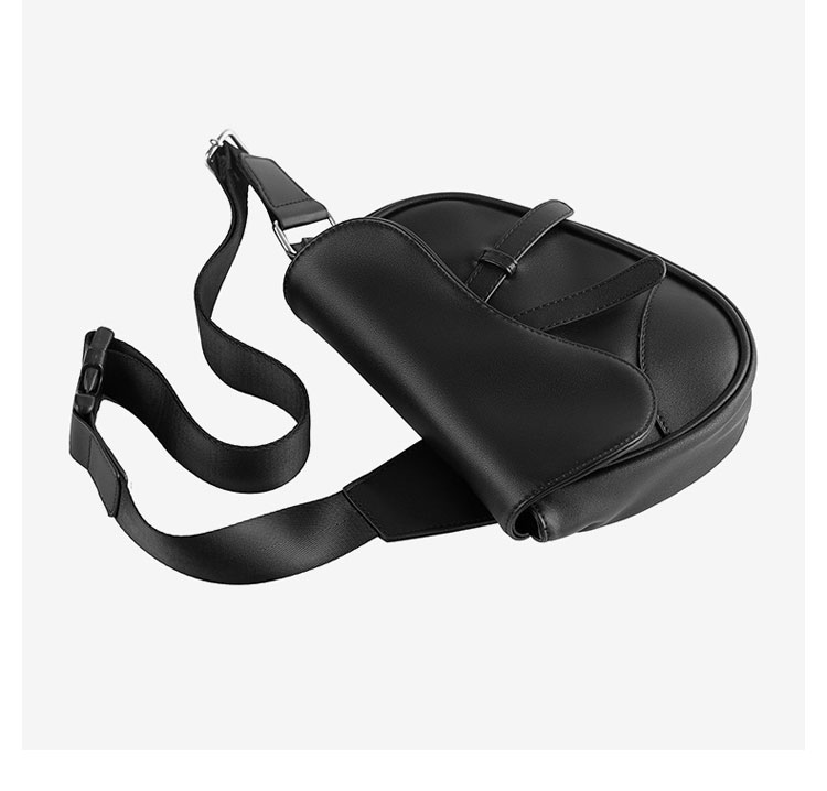 ⚡️男女兼用小型メッセンジャーサドルバッグ新品⚡️ メッセンジャーバッグ - 身につけるバッグ - BAGS / バッグ
