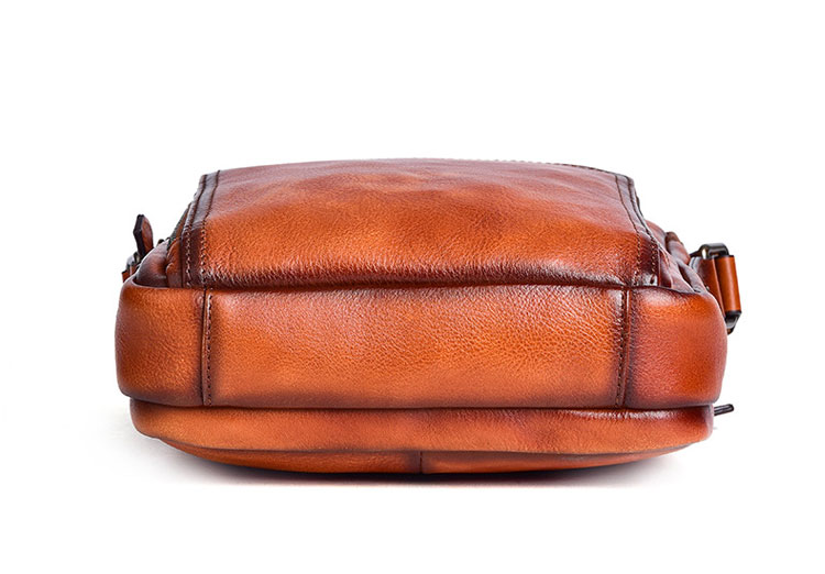 Whatna アンティーク風合い鞣し天然牛革 ショルダーバッグ メンズ 2way 斜め掛け 手提げ バッグ2室仕切 縦型 本革 レザー小さめ メッセンジャーバッグ 通学 通勤バッグ 軽量 実用 自転車かばん プレゼント男性 黒 ブラウン-5