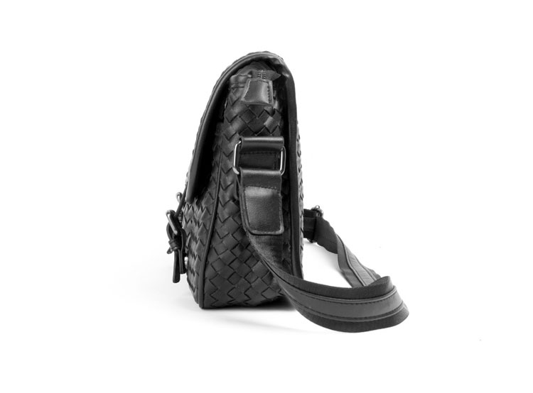 Whatna 手作り編み込み 革 ショルダーバッグ メンズ メッセンジャーバッグ 横型 A4 10.5インチipad収納可 本 革 厚手 レザー ビジネスバッグ 小さい 斜めがけ バッグ 男性用 紳士用 黒-2