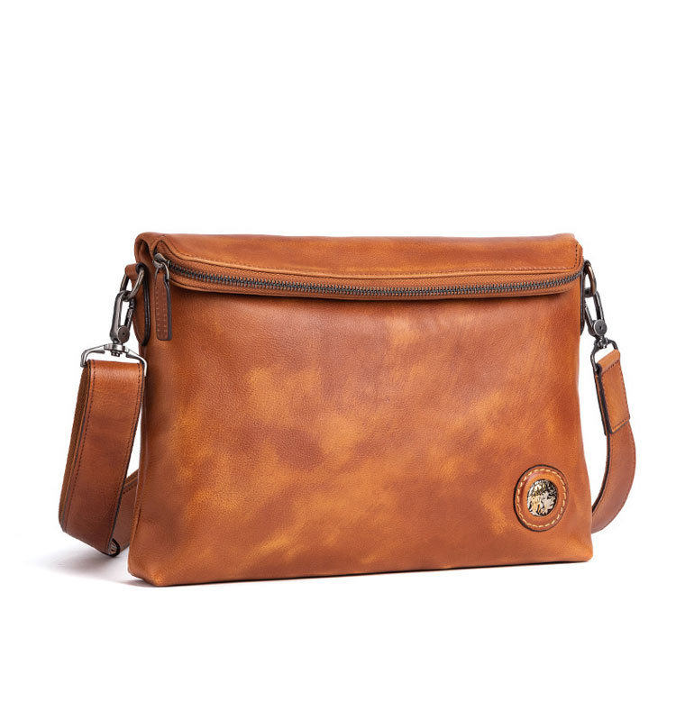 Whatna アンティーク風合い鞣し天 然 牛革ショルダーバッグ メンズ メッセンジャーバッグ 小さめ ビジネスバッグ 2入ペンホルダー付 A4 ipadpro 13収納可 横 型 本革通勤 通学 斜めがけバッグ 自転車 かばん男性用 黒(13680)-1