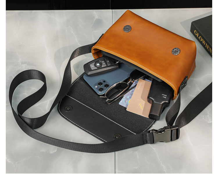 Whatna ミニショルダーバッグ 横型 メンズ ポシェット ショルダーミニポーチ 革 軽量 小さめメッセンジャーバッグ斜め掛け軽量 実用 自転車 鞄 かばん男性用 紳士用 ブラウン YH3522-7