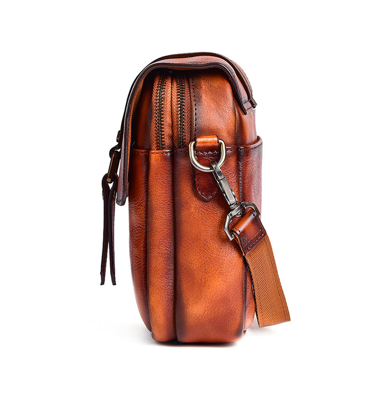 Whatna アンティーク風合い鞣し天 然 牛革ミニショルダーバッグ メンズ ポシェット メッセンジャーバッグ小さめ ショルダーミニポーチ 縦型 ipad mini収納可 本革 通勤 通学 斜めがけバッグ 自転車 かばん男性用 黒ブラウン13678-4