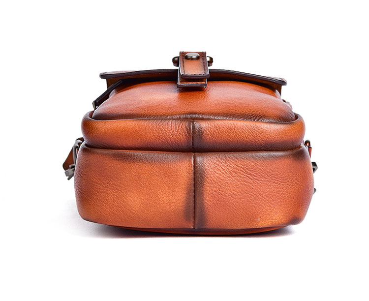 Whatna アンティーク風合い鞣し天 然 牛革ミニショルダーバッグ メンズ ポシェット メッセンジャーバッグ小さめ ショルダーミニポーチ 縦型 ipad mini収納可 本革 通勤 通学 斜めがけバッグ 自転車 かばん男性用 黒ブラウン13678-5