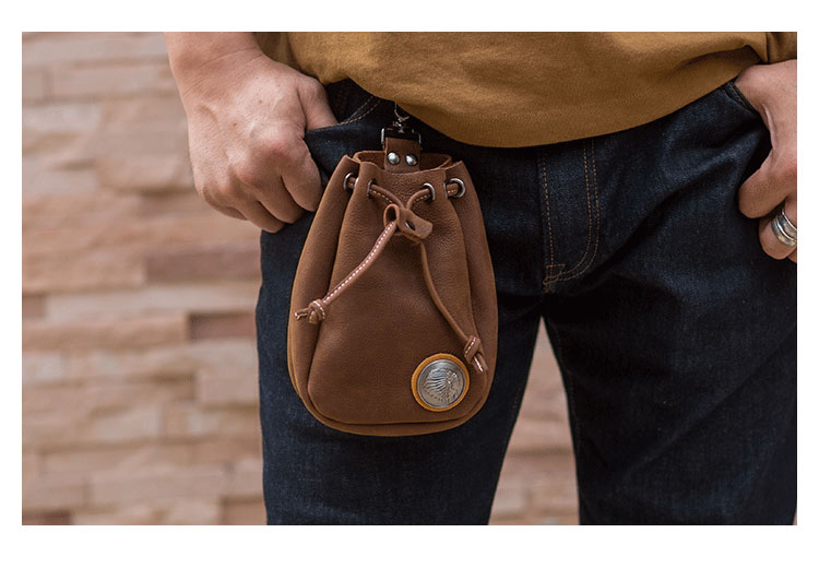 Whatna 天然 厚手 牛革 小銭入れ コインケース メンズ レディース 2way本革 ミニサコッシュ カラビナポーチ ベルトループ 6.5インチiphoneを収納可 巾着袋 ポーチミニ ウエストバッグ イヤホン収納ケース カラビナ付き-8