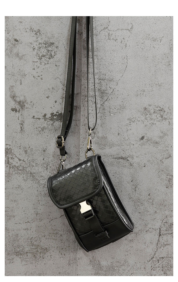 Whatna 革 ミニショルダーバッグ メンズ ポシェット縦型 ショルダーミニポーチ 革 軽量 小型 小さめメッセンジャーバッグ肩掛けミニバック 斜め掛け 軽量 実用 自転車バッグ かばん男性用 黒 8889-7