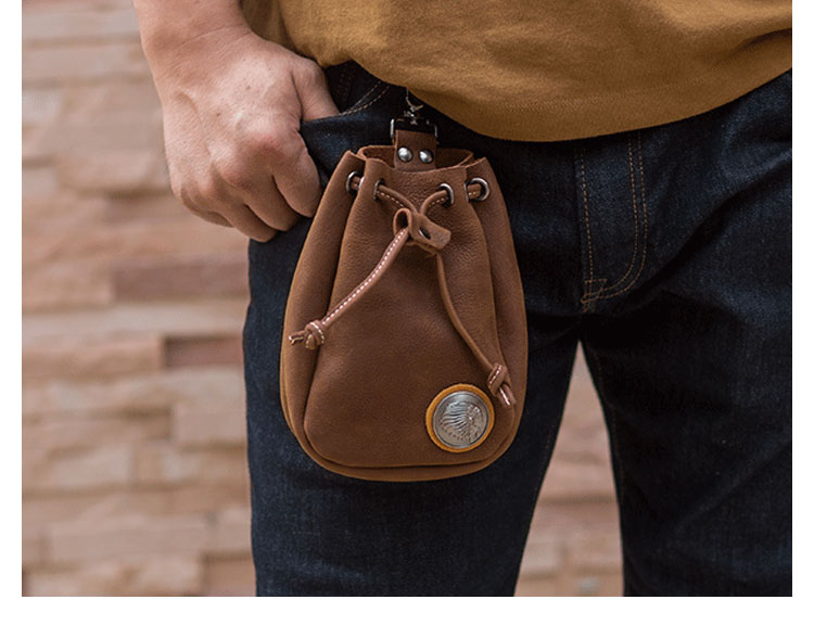 Whatna 天然 厚手 牛革 小銭入れ コインケース メンズ レディース 2way本革 ミニサコッシュ カラビナポーチ ベルトループ 6.5インチiphoneを収納可 巾着袋 ポーチミニ ウエストバッグ イヤホン収納ケース カラビナ付き-9