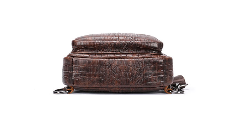 Whatna クロコダイル型押し牛革 斜めがけ ボディバッグ ワンショルダー メンズ  本 革 厚手 レザー イヤホン穴付き ブラウン 9075-4