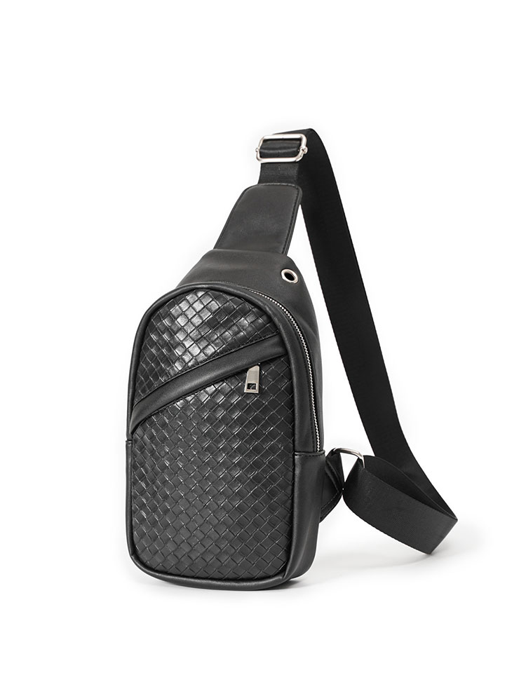 Whatna革 斜めがけ ボディバッグ ワンショルダー メンズ  イヤホン穴付 厚手  レザー  黒YH3628-1