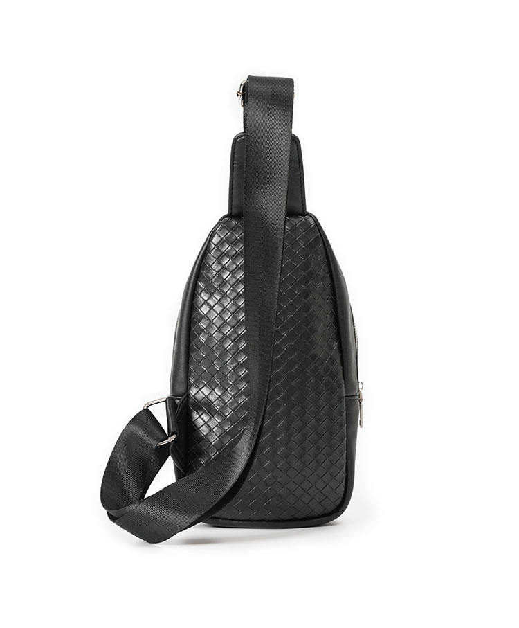 Whatna革 斜めがけ ボディバッグ ワンショルダー メンズ  イヤホン穴付 厚手  レザー  黒YH3628-2