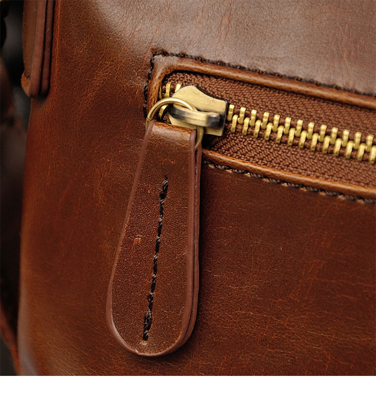 Whatna 厚手 レザー ショルダーバッグ メンズ メッセンジャーバッグ 革 縦型 小さめビジネスバッグ 盗難防止の機能 ipad10.5収納可 通勤 通学 斜めがけバッグ オシャレ な シンプル な 軽量 実用 自転車 かばん男性用  ブラウン-9