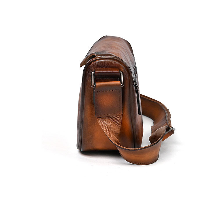 Whatna アンティーク風合い鞣し天 然 牛革ショルダーバッグ メンズ メッセンジャーバッグ 小さめ ビジネスバッグ ipad mini収納可 本革通勤 通学 斜めがけバッグ 自転車 かばん男性用 ブラウン 13598-3