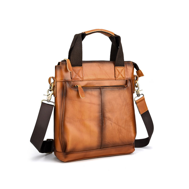 Whatna ワンショルダーメンズ ボディバッグ 斜め掛けバッグ肩掛け 胸バッグ 手提げバッグ メッセンジャーバッグ PUレザー2室仕切 大容量 イヤホン穴付 キーリング付 左右に付け替え可 軽量 男女兼用-2