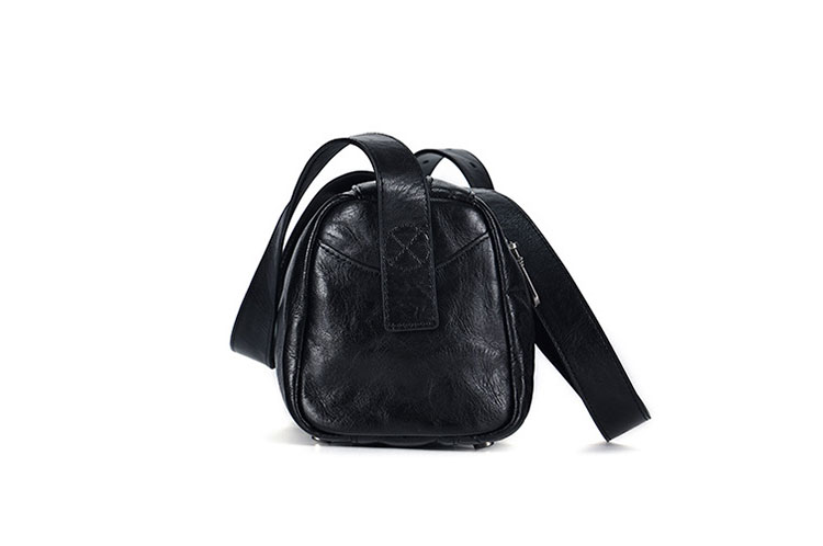 Whatna アンティーク風合い鞣し天 然 牛革ショルダーバッグ メンズ メッセンジャーバッグ 小さめ ビジネスバッグ ipad mini収納可 本革通勤 通学 斜めがけバッグ 自転車 かばん男性用 黒6780-2