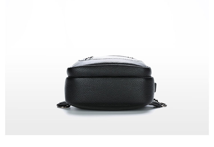 Whatna 牛 革 ワンショルダーメンズ ボディバッグ 斜め掛けバッグ肩掛け 胸バッグ メッセンジャーバッグ 大容量 2室仕切 イヤホン穴付 USBポート付 左右に付け替え可 軽量 男女兼用-4