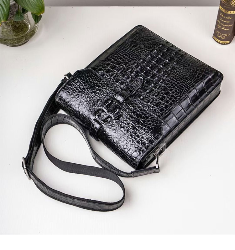 Whatna ワニ革 本革 ミニショルダーバッグ メンズ ポシェットポ メッセンジャーバッグ 縦型 ipad 9.7収納可 さめ ビジネスバッグクロコダイル革 本皮 通勤 通学 斜めがけバッグ かばん男性用 ブラウン 黒4337-3