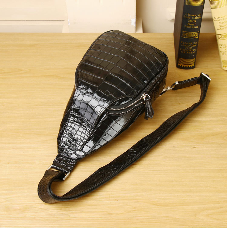 Whatna クロコダイル革 本革 斜めがけ ボディバッグ ワンショルダー メンズ ボディ斜め掛け 胸バッグ 厚手 レザー ワニ革 左右付け替え可能 黒 4461-5