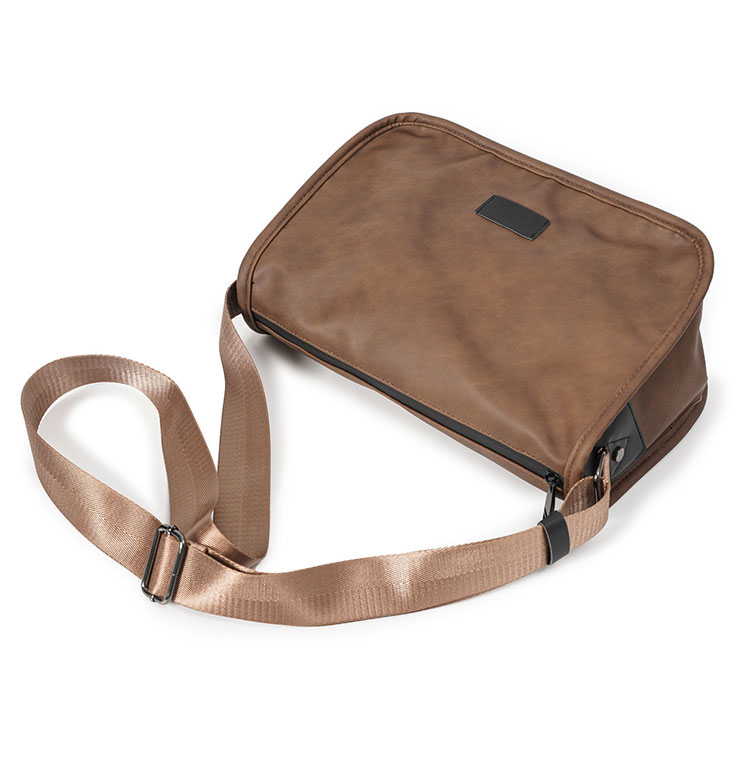 Whatna 革 ショルダーバッグ メンズ 斜め掛け ボディバッグ 胸バッグ 厚 手 レザー小さめビジネスバッグ 9.7インチのipad収納可 肩掛け 通勤 通学 斜めがけバッグ 防水 バッグ 自転車 かばん男性用-3