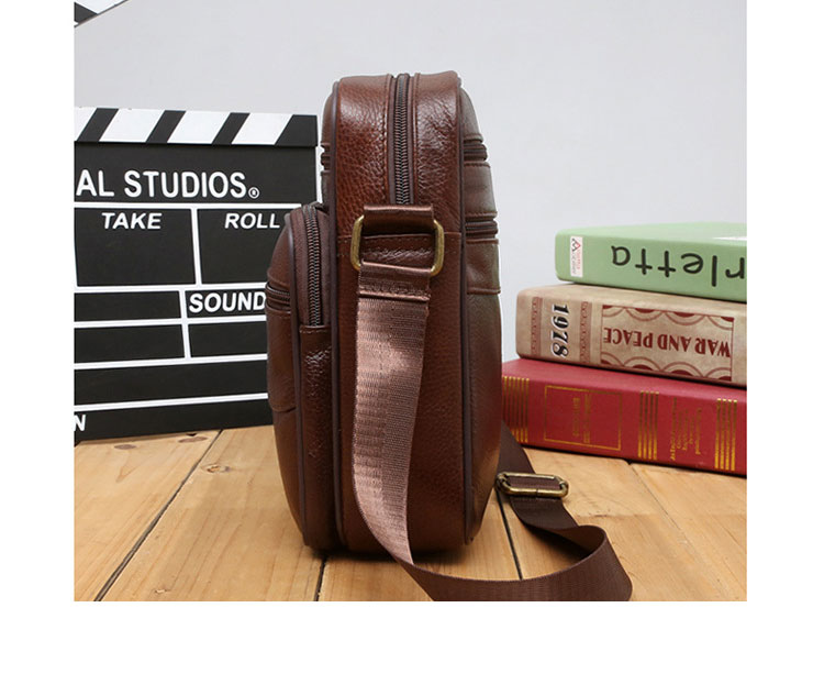 Whatna 牛 革 ミニショルダーバッグ メンズ ポシェット ワンショルダー ボディ斜め掛け バッグ 肩掛けミニ胸バッグ メッセンジャーバッグ 小さい 本革 小型ショルダー肩掛けミニバッグ男女兼用-3