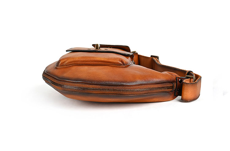 Whatna アンティーク風合い鞣し天 然牛 革 斜めがけ ボディバッグ ワンショルダー メンズ 本革 厚手 レザーipad 9.7収納可13768-6