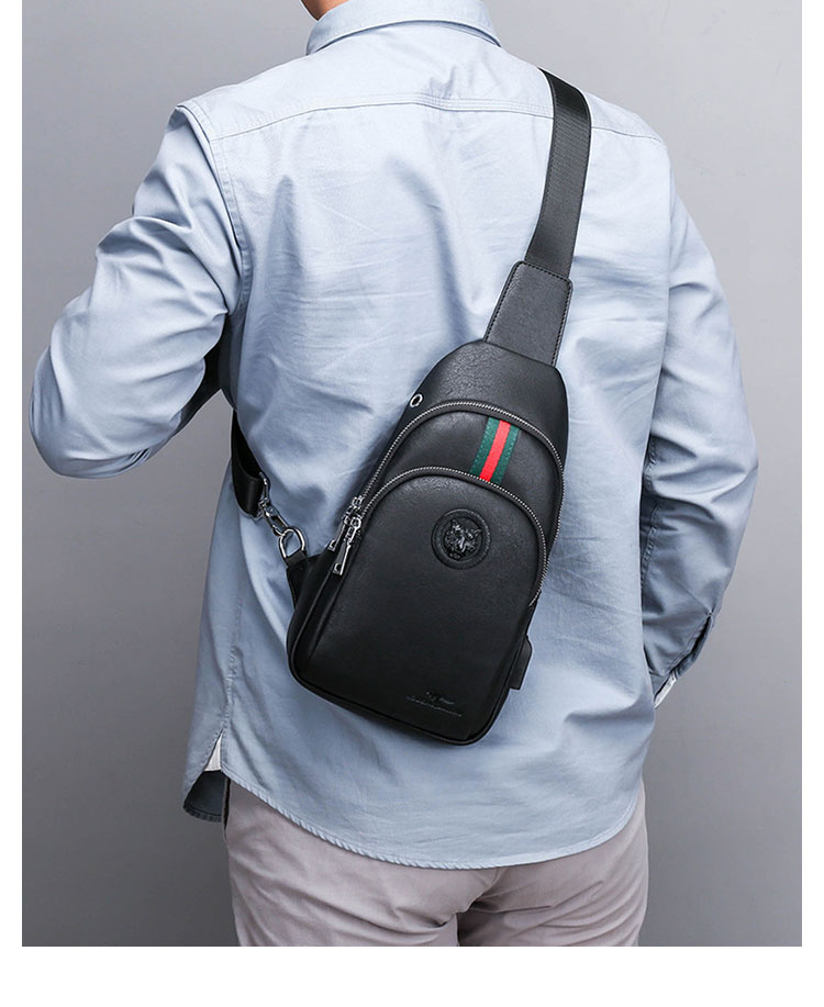 Whatna  ワンショルダーメンズ ボディバッグ 斜め掛けバッグ肩掛け 胸バッグ メッセンジャーバッグ PUレザー 大容量 イヤホン穴付 USBポート付 左右に付け替え可 軽量 男女兼用-12