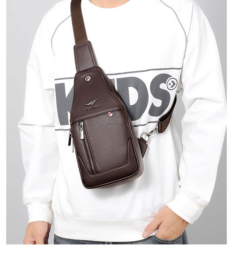 Whatna ワンショルダーメンズ ボディバッグ 斜め掛けバッグ肩掛け 胸バッグ メッセンジャーバッグ PUレザー 大容量 イヤホン穴付 USBポート付 左右に付け替え可 軽量 男女兼用-14