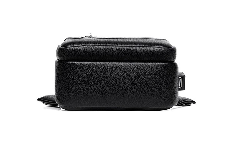 Whatna ワンショルダーメンズ ボディバッグ 斜め掛けバッグ肩掛け 胸バッグ メッセンジャーバッグ PUレザー 大容量 イヤホン穴付 USBポート付 左右に付け替え可 軽量 男女兼用-6