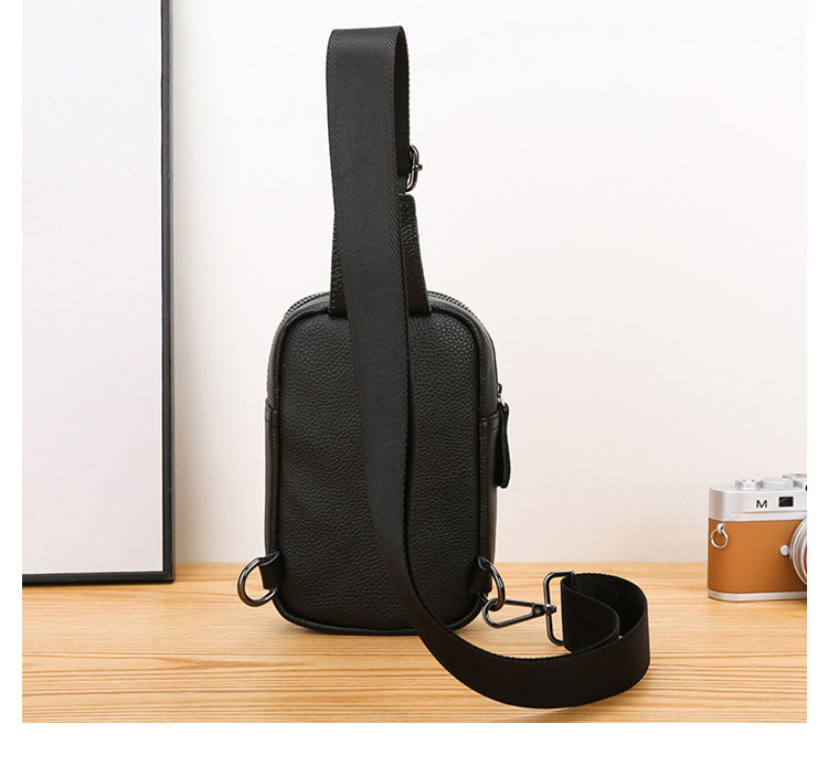 Whatna 天 然 牛 革 ワンショルダーメンズ ボディ斜め掛け胸バッグ ボディーバッグ 肩掛けバッグ 2室仕切 本革 厚手  レザー左右付け替えが可能 4943-4