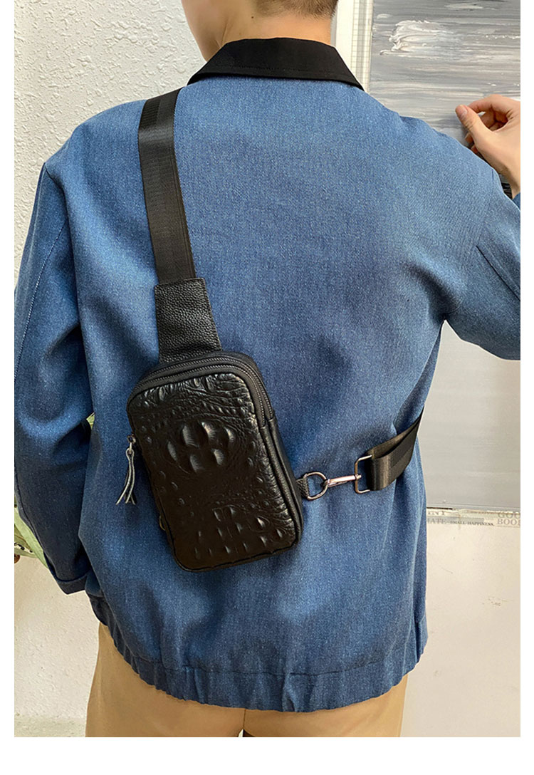 Whatna 天 然 牛 革 ワンショルダーメンズ ボディ斜め掛け胸バッグ ボディーバッグ 肩掛けバッグ 2室仕切 本革 厚手  レザー左右付け替えが可能 4943-13