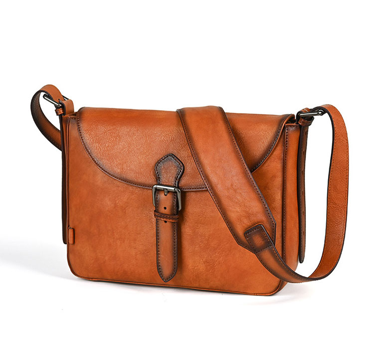 Whatna アンティーク風合い鞣し天 然 牛革ショルダーバッグ メンズ 斜め掛けボディバッグ 胸バッグ ipad 10.5収納可 本 革 小さめビジネスバッグ肩掛け 通勤 通学 斜めがけバッグ 小さめメッセンジャーバッグ 防水 バッグ 自転車 かばん男性用-1