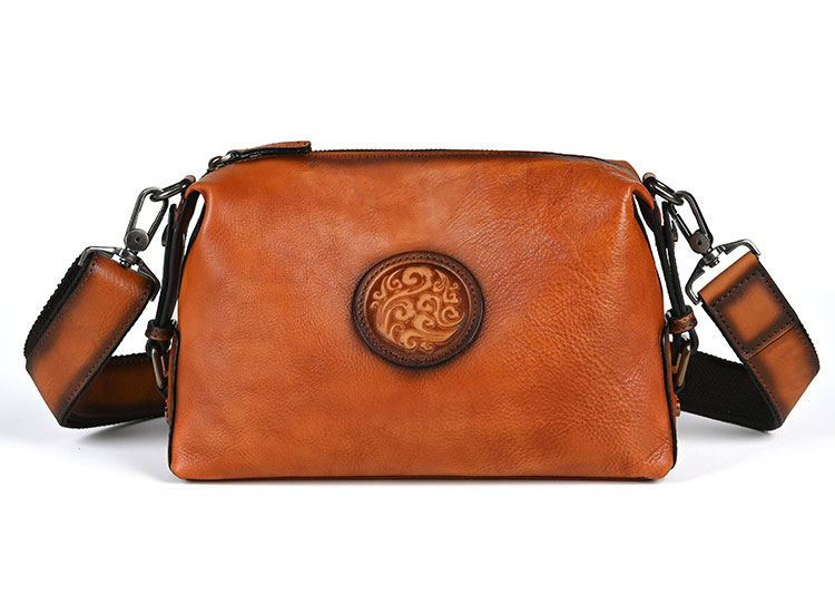 Whatna アンティーク風合い鞣し天 然 牛革ショルダーバッグ メンズ 斜め掛けボディバッグ 胸バッグ ipad 9.7収納可 本 革 小さめビジネスバッグ肩掛け 通勤 通学 斜めがけバッグ 小さめメッセンジャーバッグ 防水 バッグ 自転車 かばん男性用-1