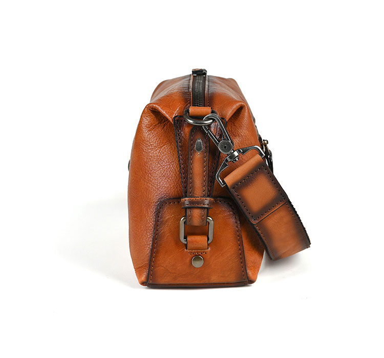 Whatna アンティーク風合い鞣し天 然 牛革ショルダーバッグ メンズ 斜め掛けボディバッグ 胸バッグ ipad 9.7収納可 本 革 小さめビジネスバッグ肩掛け 通勤 通学 斜めがけバッグ 小さめメッセンジャーバッグ 防水 バッグ 自転車 かばん男性用-3