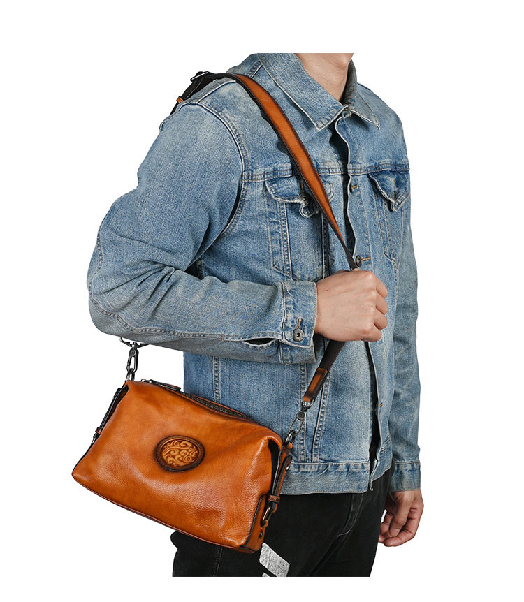 Whatna アンティーク風合い鞣し天 然 牛革ショルダーバッグ メンズ 斜め掛けボディバッグ 胸バッグ ipad 9.7収納可 本 革 小さめビジネスバッグ肩掛け 通勤 通学 斜めがけバッグ 小さめメッセンジャーバッグ 防水 バッグ 自転車 かばん男性用-7