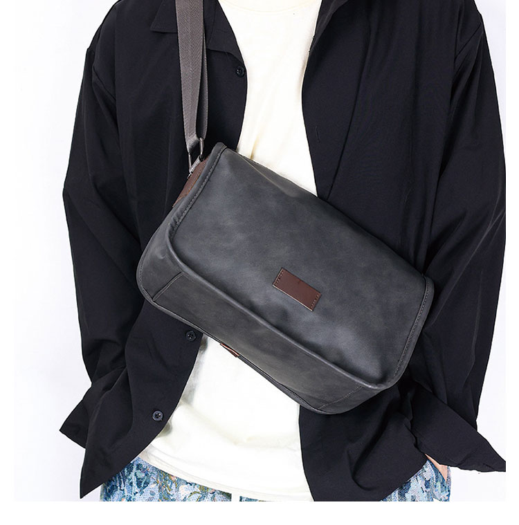 Whatna 革 ワンショルダーバッグ メンズ 斜め掛け ボディバッグ 胸バッグ 厚手 PUレザー メッセンジャーバッグ 横型 ipad 10.5収納可 肩掛け 通勤 通学 斜めがけバッグ 防水 バッグ 自転車 かばん男性用-11