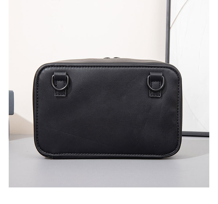 Whatna 革 ワンショルダーバッグ メンズ 斜め掛け ボディバッグ 胸バッグ 厚手 PUレザー メッセンジャーバッグ 横型 ipad Mini収納可 肩掛け 通勤 通学 斜めがけバッグ 防水 バッグ 自転車 かばん男性用-3