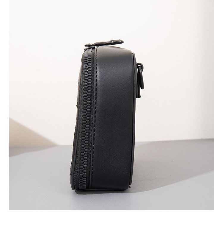 Whatna 革 ワンショルダーバッグ メンズ 斜め掛け ボディバッグ 胸バッグ 厚手 PUレザー メッセンジャーバッグ 横型 ipad Mini収納可 肩掛け 通勤 通学 斜めがけバッグ 防水 バッグ 自転車 かばん男性用-4