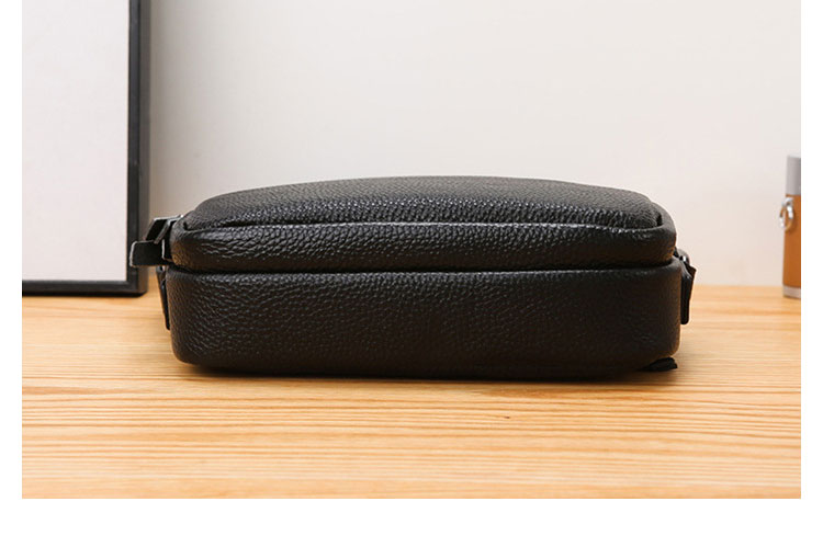 Whatna 牛革 ワンショルダーメンズ ミニショルダーバッグ 斜め掛けバッグ肩掛け ミニ胸バッグ メッセンジャーバッグ 小さい本革レザー 2室仕切 小型ショルダーミニバック肩掛けミニバッグ男女兼用-5