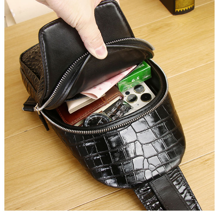 Whatna クロコダイル革 本革 斜めがけ ボディバッグ ワンショルダー メンズ ボディ斜め掛け 胸バッグ 厚手 レザー ワニ革 黒 6356-8