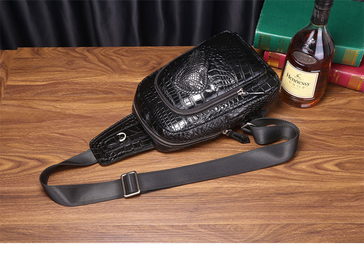 Whatna クロコダイル革 斜めがけ ボディバッグ ワンショルダー メンズバッグ ボディ斜め掛け 胸バッグ 本革 厚手 レザー ワニ革 黑 6163-4