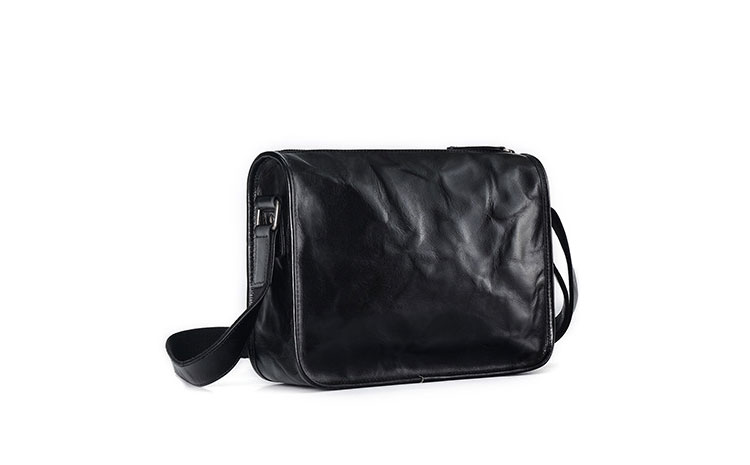 Whatna アンティーク風合い鞣し天 然 牛革ショルダーバッグ メンズ メッセンジャーバッグ 小さめ ビジネスバッグ ipad 10.5収納可 横 型 本革通勤 通学 斜めがけバッグ 自転車 かばん男性用  黒6757-1