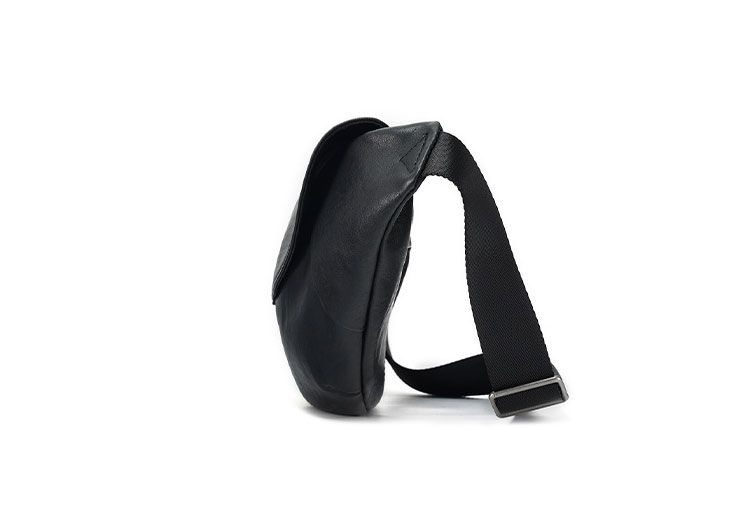 Whatna アンティーク風合い鞣し天 然 牛 革 斜めがけ ボディバッグ ワンショルダー メンズ ボディ斜め掛け 胸バッグ  肩掛けバック本革 厚手 レザー 左右付け替え可能  6378-2